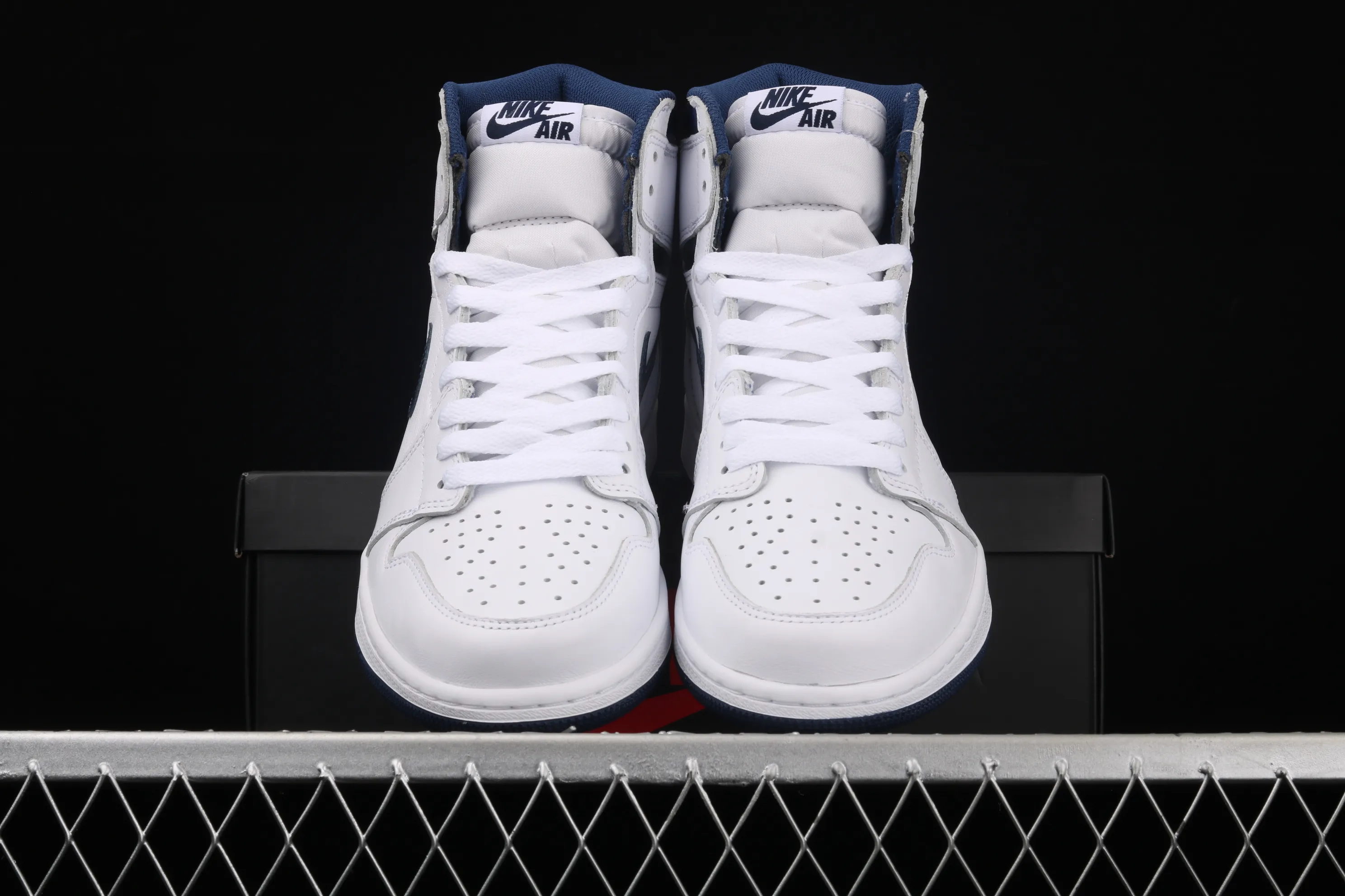 All categories Air Jordan Jordan series basketball shoes Air Jordan 1 High Air Jordan 1 Retro Metallic Navy AJ1 Joe 1 Navy Blue 555088-106